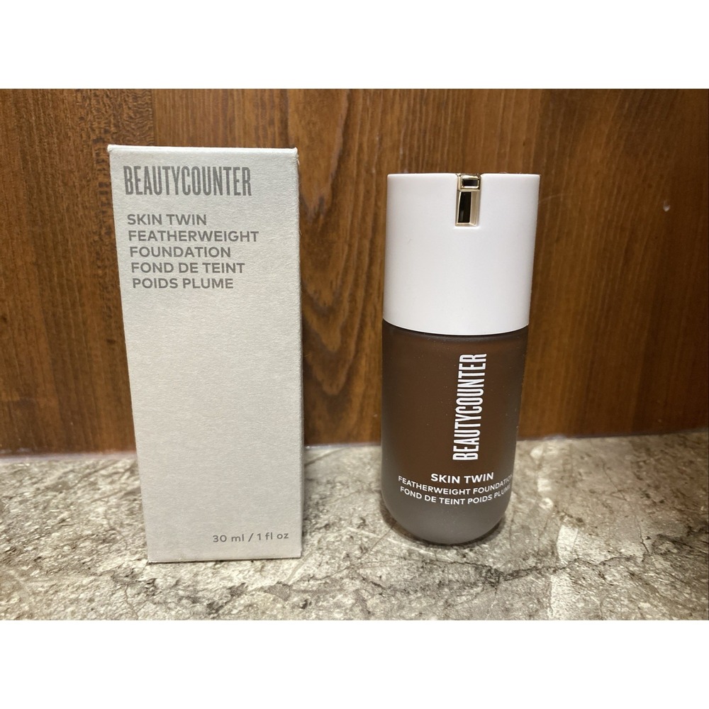BNIB BEAUTYCOUNTER Skin Twin Featherweight Foundation 1 fl oz Each Deep 660